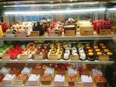 草莓慕斯蛋糕-PAPER STONE BAKERY(天环店)