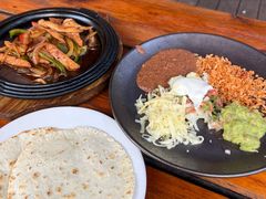 -Pistolera Mexican Cantina女枪手墨西哥餐厅(碧云路店)