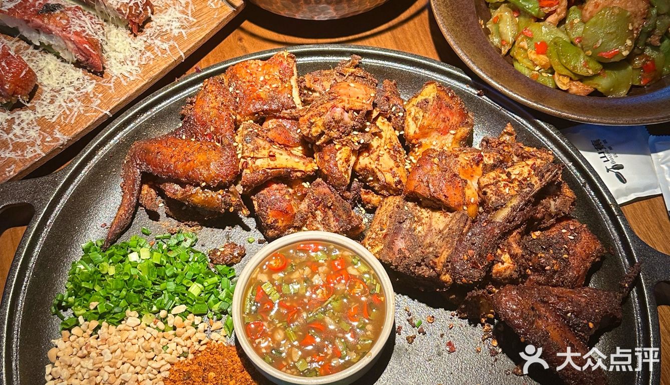 新开的云南菜终于吃上了！愿意再为它排一百次队