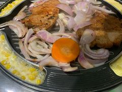 -山野的朋友露营炭火烤肉