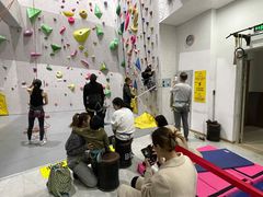 -龙景攀岩(海峡世茂广场店)