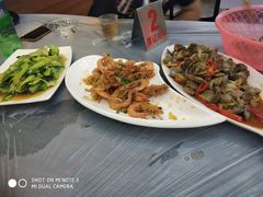 -覃记海鲜美食餐厅