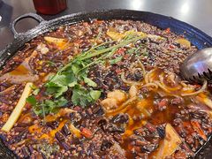 -鸿顺老铁锅美蛙鱼府(解放碑店)