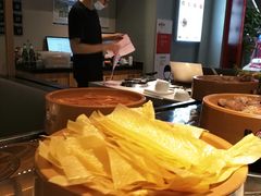 -龍歌自助小火锅(市南金茂湾店)