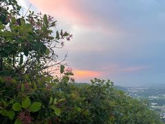 -鬼笑石后山停车场