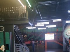 -极限PLAY运动娱乐新世界·团建派对潮玩休闲馆·室内蹦极高空游乐园