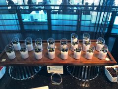 野蓝莓慕士配乳酪忌廉-澳门旅游塔360°旋转餐厅(南湾湖广场店)