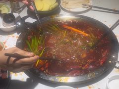 -茅草房·河畔园林火锅