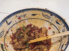 -阿瓦山寨·湘菜现炒·剁椒鱼头王(咸阳总店)