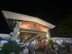 -席娜卡琳火车铁道夜市