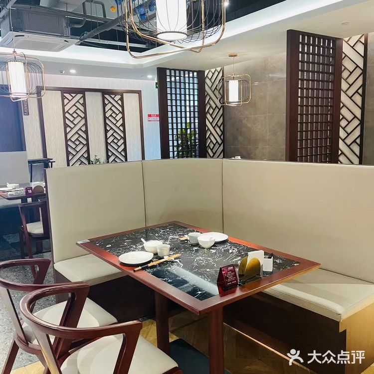 品尝精致的淮扬菜