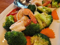 -Chom Cafe and Restaurant