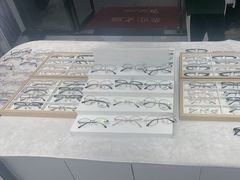 -光明眼镜·蔡司授权(徐泾店)