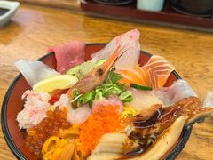 海鲜盖饭-元祖ぶっち切り寿司 魚心(三宫店)