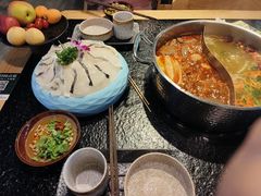 -鹿鸣山草本茶香火锅(园西路店)