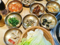 十道正宗韩国小菜-金顺韩式烤肉·网红烤肉店(广利路店)