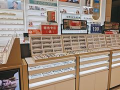 -美式眼镜·授权蔡司.依视路.尼康.豪雅.明月(南翔印象城店)