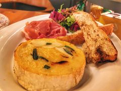 焗布里芝士配蚕豆和帕尔马火腿-PIZZA BIANCA(万象城店)