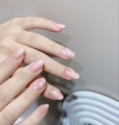 -花岐款式专研健康美甲沙龙