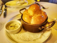 餐前面包黄油-壳里西餐厅Coquille Seafood Bistro(蒙自路店)