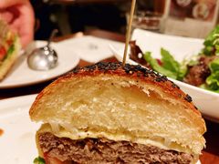 招牌牛肉汉堡-UPPER KITCHEN(延安路店)