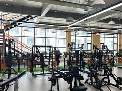 -岩顶健身(玄武店)