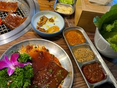 -明洞阿姨·韩式酱蟹烤肉·创意料理(三元桥店)