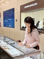 -六福珠寶(百联南方购物中心店)