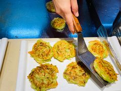 西葫芦胡萝卜丝饼-素满香·食养自助(天一广场店)