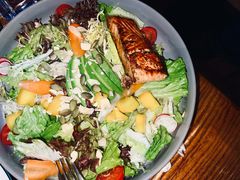 煎挪威三文鱼芒果黑醋沙拉-幸邻食堂