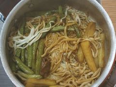 小炒肉焖面-顺溜·手工刀削面·黑金店(铜锣湾店)