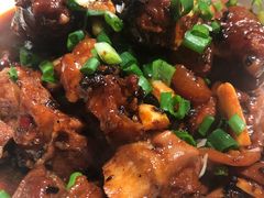 乡里盐菜烧猪脚-渔乡米香·剁椒鱼头(四方坪店)