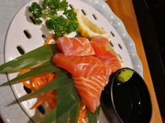 生吃三文鱼-梦山水日本烧肉(五四广场店)