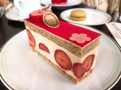 草莓蛋糕-ladurée(香榭丽舍大街店)