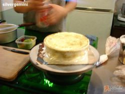 师傅在帮忙做蛋糕-明匠曲蛋糕西点屋(穗花新村店)