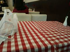 -红宝石·鲜奶小方·海派西点房(南丹店)