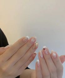 -赢韵美甲美睫瑞士净斑中心