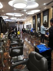 点击看大图 -八佰伴8008星级形象店