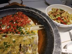 -阿瓦山寨·湘菜现炒·剁椒鱼头王(咸阳总店)