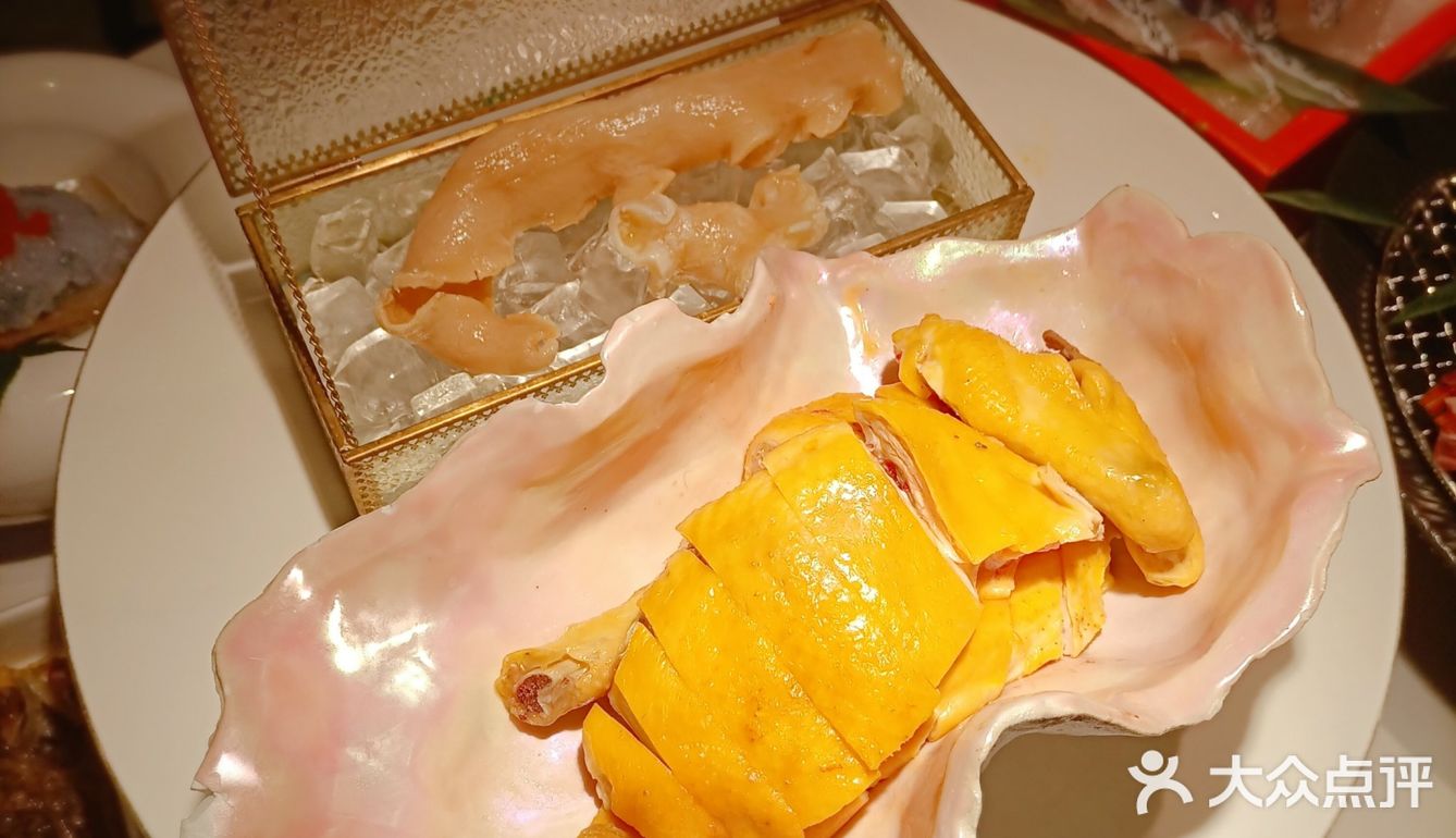 “领鲜天下·花胶鸡火锅”一碗汤底抵十张面膜✌