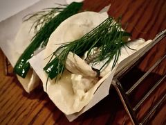 凤尾鱼酸黄瓜配饺子皮-BOR Eatery(安福路店)