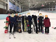 -乔波室内滑雪场