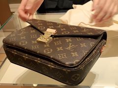 -LV路易威登(贵和购物中心店)