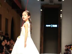 -翎秀服装模特