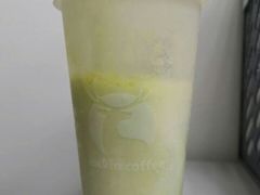 哈斯牛油果椰子冻-瑞幸咖啡(东直门枢纽店)