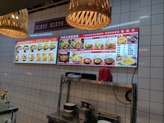 -丽丽三鲜螺蛳粉(田林路店)