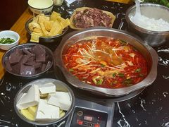 -黄利砖万峰林布依特色酸笋牛肉馆