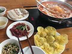 -苗伯妈酸汤火锅