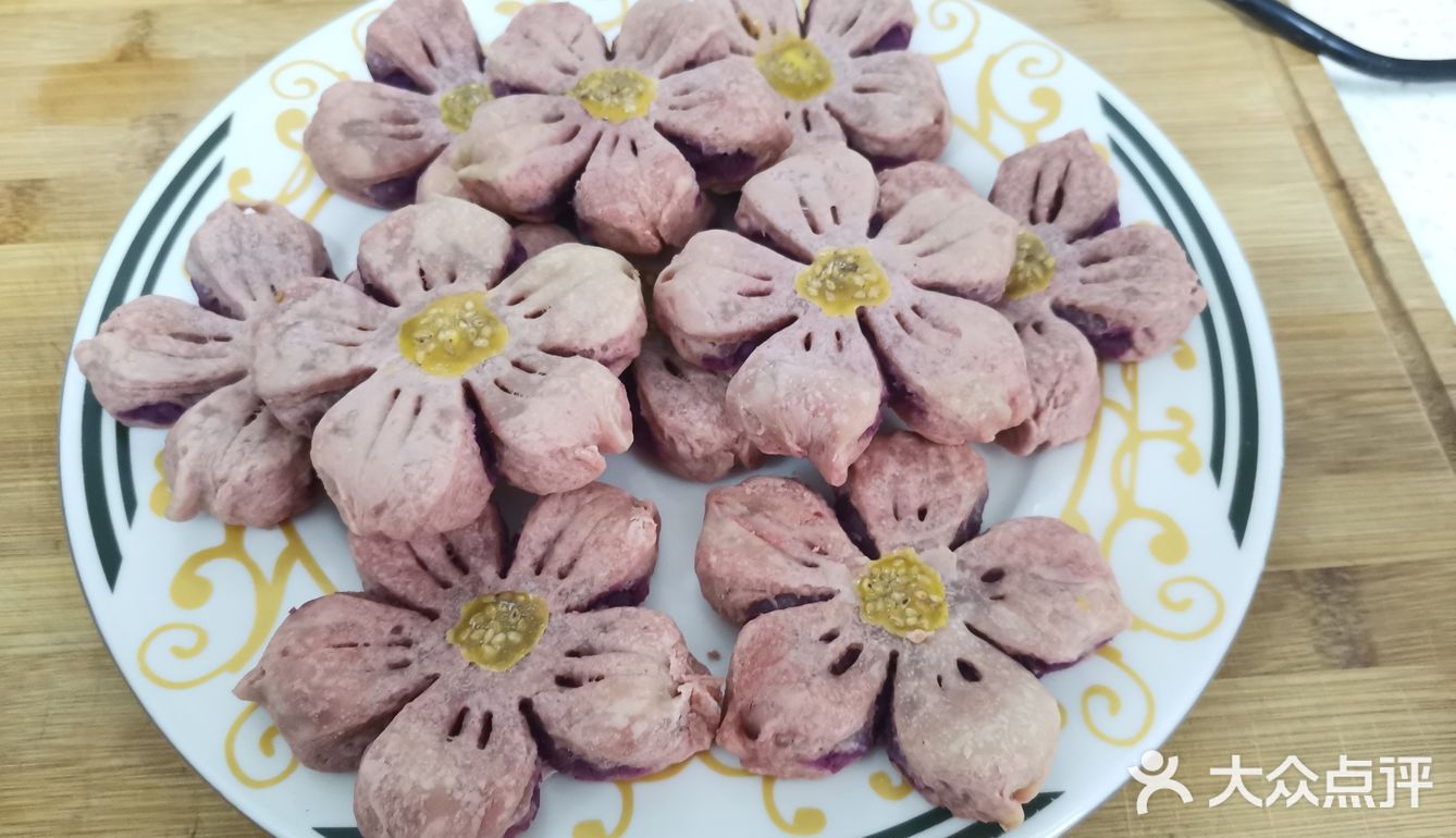 变成更长的一条，再卷起来，盖上保鲜膜