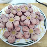 变成更长的一条，再卷起来，盖上保鲜膜